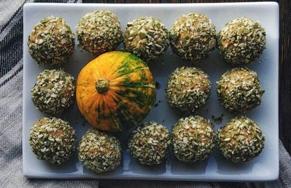 Boules de miel en graines de citrouille à partir de prostatite
